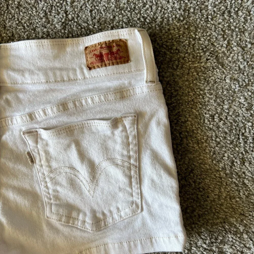 Levi’s shorts womens 7 white jean shorty shorts casual‎ denim vacation summer - Picture 4 of 10